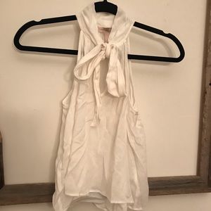 White neck bow sleeveless flowy blouse